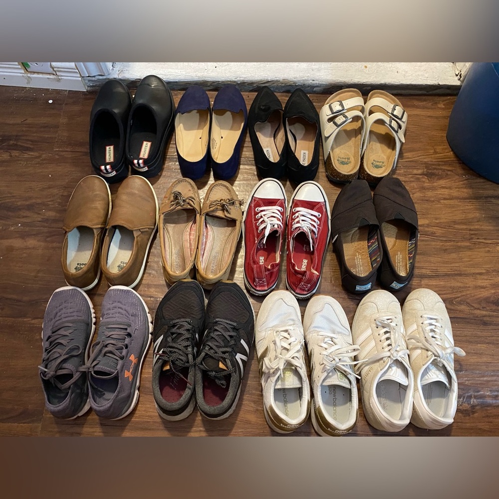 Shoes/Flats/Sandals Sizes 6-6.5 (USED/GOOD CONDITION)